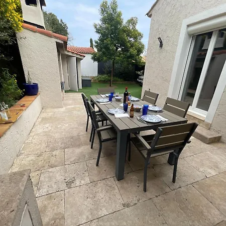 Au Calme, Piscine Et Jardin